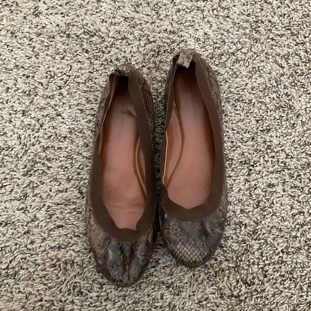 Banana Republic Flats